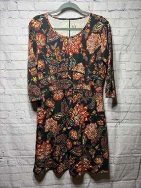 Title Nine Dark Floral 3/4 Sleeve Knee Length Dress Sz L Stretch Scoop